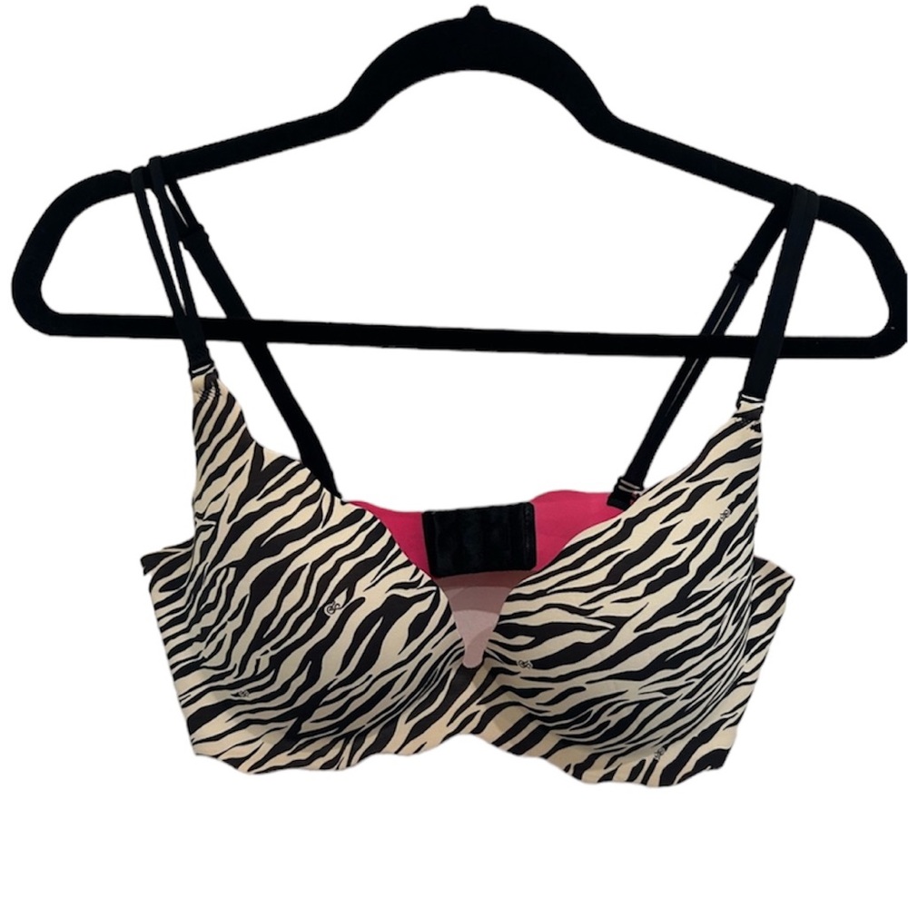 🤩 SALE VICTORIA’S SECRET Very Sexy Zebra Print Push Up Bra